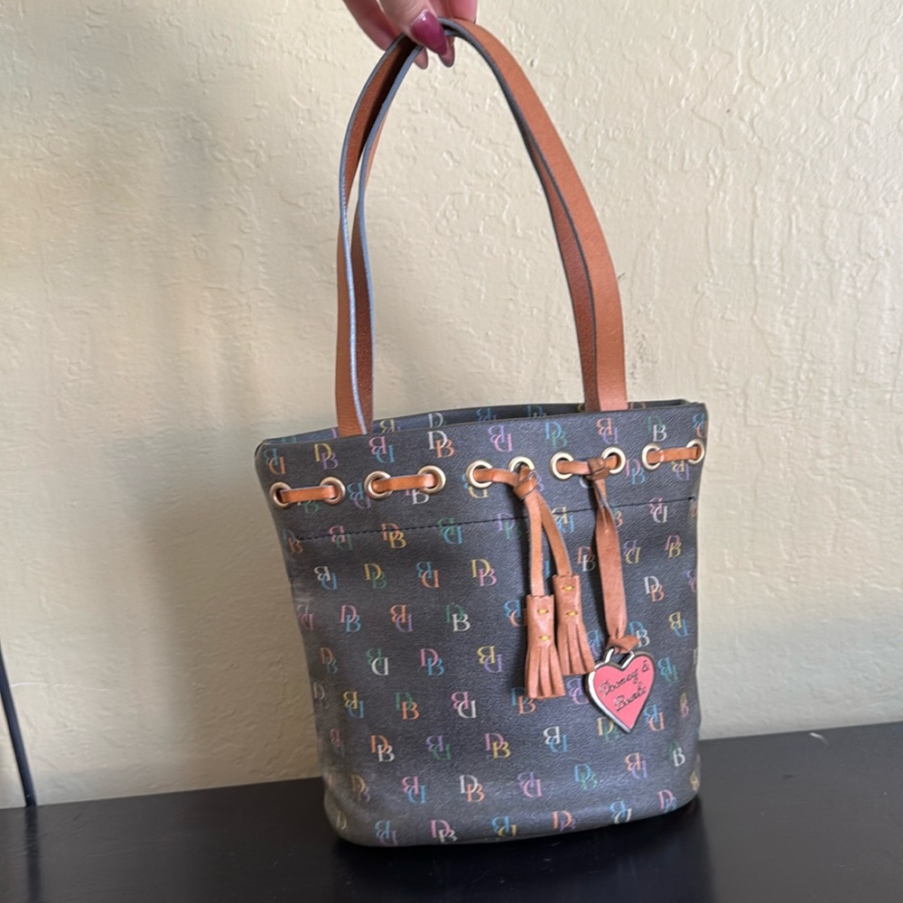 Dooney & Bourke vintage shoulder bag heart detail